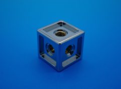 [:en] cube machined in China [:fr]Cube usiné en Chine