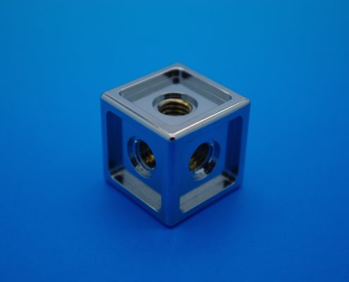 [:en] cube machined in China [:fr]Cube usiné en Chine