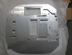 [:de]complex milling of aluminium plate on machining center[:]